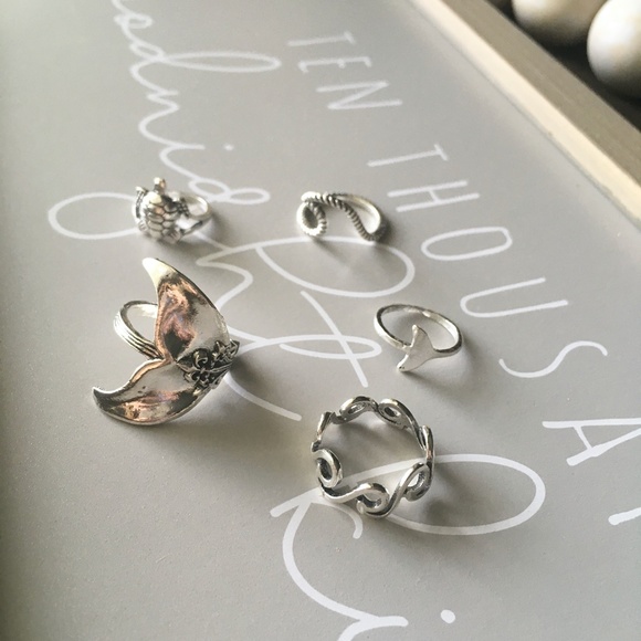 'Deep Sea Dive' 5-piece Whale and Turtle Ring Set - Picture 7 of 7